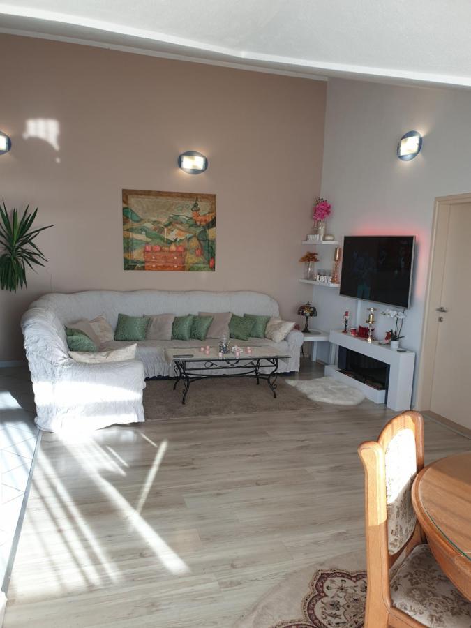 Apartmani Mlikotic Dugi Rat Exterior photo