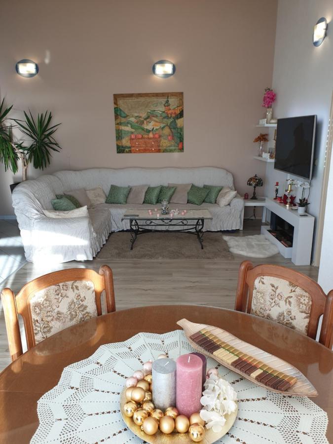 Apartmani Mlikotic Dugi Rat Exterior photo